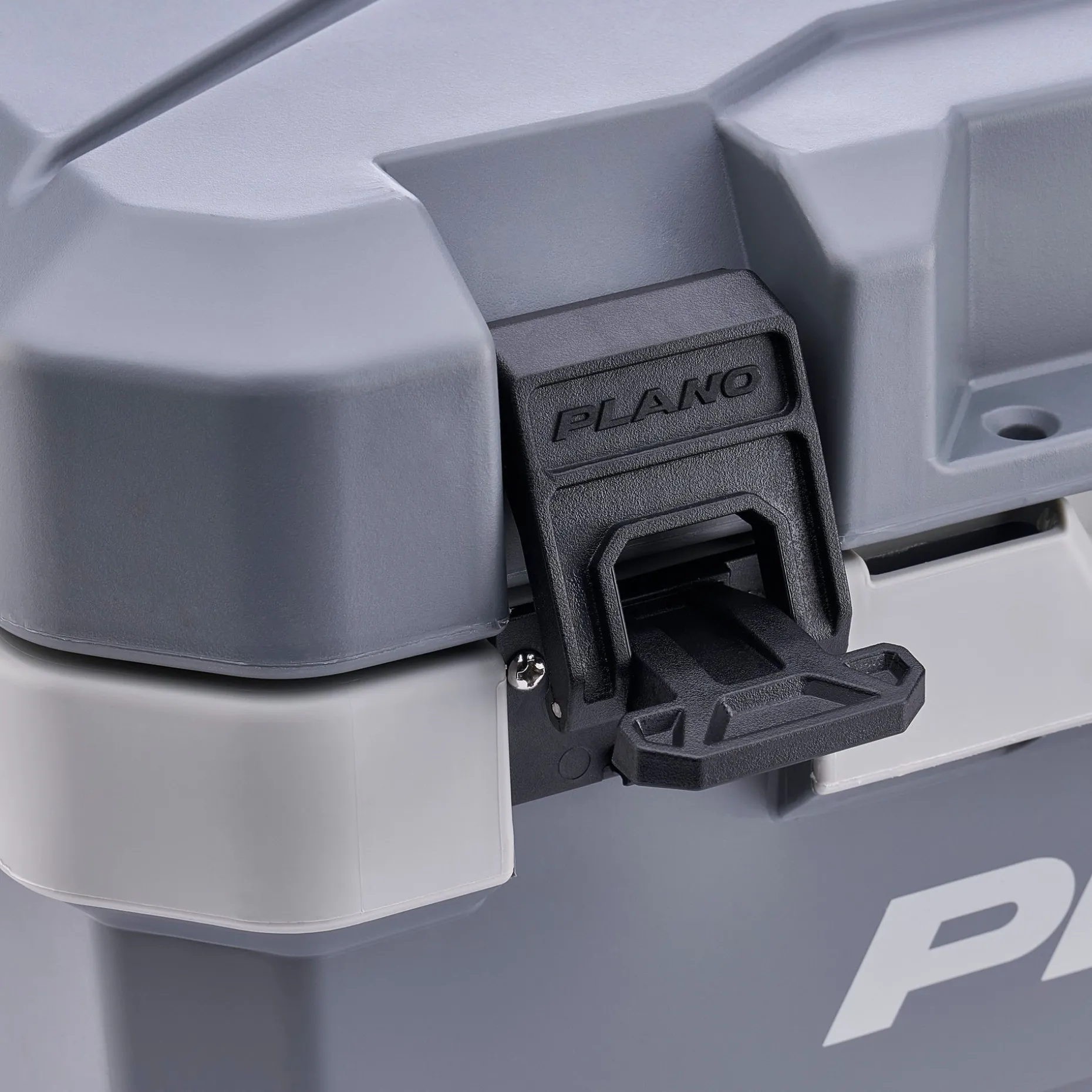 Plano Frost™ Cooler 32 Quart (30 L)